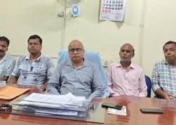 clash-between-students-in-dhanbad-law-college-many-injured-administration-assures-to-increase-security