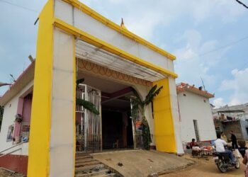 Gumo Durga Puja: Thousands of devotees gather during Navratri, know its special features