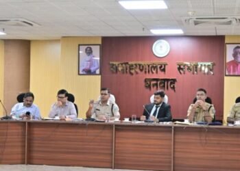 दुर्गा पूजा 2025: श्रद्धालुओं की सुविधा और सुरक्षा के लिए धनबाद प्रशासन ने लिए बड़े फैसले