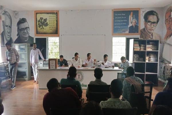 झुमरीतिलैया में अस्थायी फुटकर विक्रेताओं को लॉटरी के जरिए आवंटित हुई दुकानें