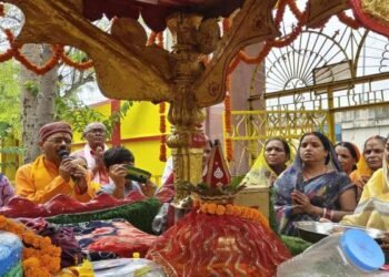 झुमरी तिलैया में निकली ज्योति कलश रथ यात्रा, दीप यज्ञ से मिला युग निर्माण का संदेश