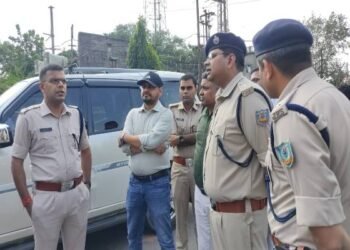 धनबाद में दुर्गा पूजा को लेकर धनबाद डीसी और एसएसपी ने विभिन्न क्षेत्र का किया निरीक्षण 