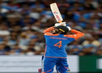 Breaking News : दूसरे टी-20 में भारत 125 पर ऑलआउट, अभिषेक ने बनाए 68 रन