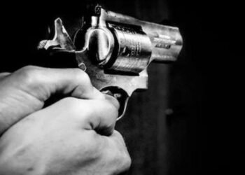 गिरिडीह में ड्यूटी से लौट रहे शख्स को बाइक सवार अपराधियों ने मारी गोली