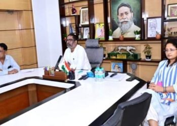 मुख्यमंत्री हेमंत सोरेन ने प्रस्तावित टाइगर सफारी प्रोजेक्ट का देखा प्रेजेंटेशन