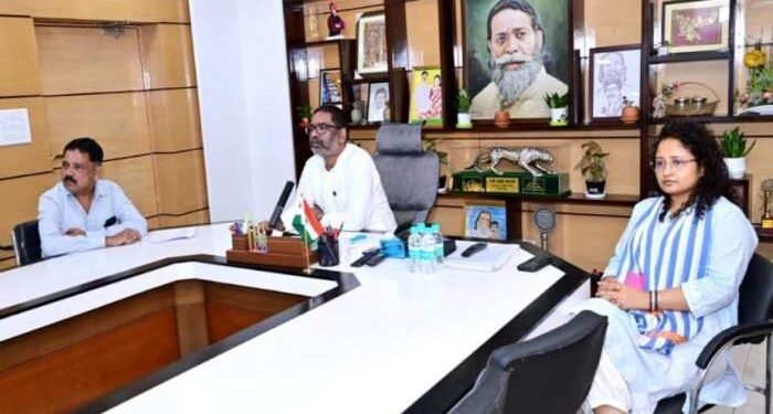 मुख्यमंत्री हेमंत सोरेन ने प्रस्तावित टाइगर सफारी प्रोजेक्ट का देखा प्रेजेंटेशन