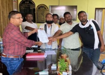 इटकी प्रखंड में जन समस्याओं को लेकर आजसू पार्टी ने बीडीओ को सौंपा नौ सूत्री मांग