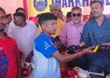 तीरंदाजी एकेडमी, सिल्ली के जीतू राम बेदिया का भारतीय पैरा तीरंदाजी टीम  में हुआ चयन, सुदेश ने किया सम्मानित