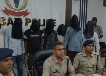 धनबाद में हाईटेक साइबर ठगी गिरोह का भंडाफोड, 9 हाई प्रोफाइल ठग गिरफ्तार