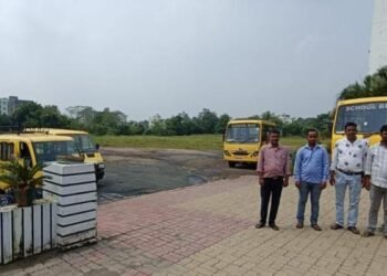 स्कूल वाहनों की जांच और पेट्रोल पंपों का सर्वे, 3.90 लाख का चालान