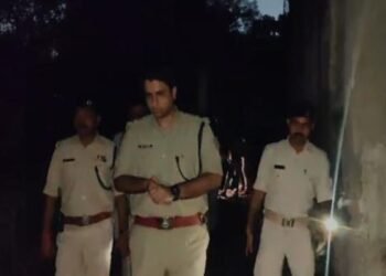 व्यापारी से रंगदारी मांगने पहुंचा था अपराधी, पुलिस से हो गई भिड़ंत फिर…