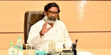 Breaking News : चाईबासा में एचआईवी संक्रमित खून चढ़ाने पर हेमंत सरकार का बड़ा एक्शन, सिविल सर्जन समेत कई अधिकारी निलंबित