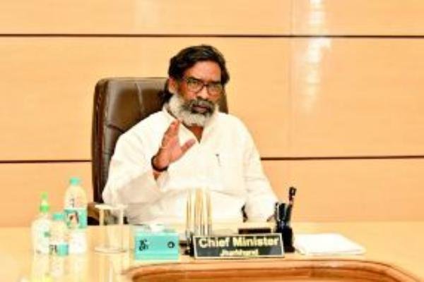 Breaking News : चाईबासा में एचआईवी संक्रमित खून चढ़ाने पर हेमंत सरकार का बड़ा एक्शन, सिविल सर्जन समेत कई अधिकारी निलंबित