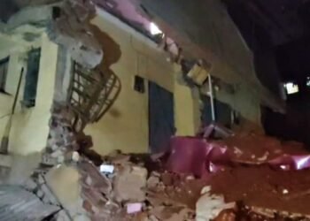 बोकारो स्टील सिटी में बड़ा हादसा टला-सेक्टर 1B में ब्लॉक का हिस्सा भरभराकर गिरा