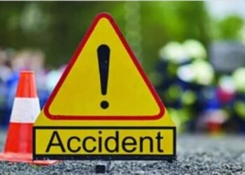 कोडरमा से रांची जा रही बस अनियंत्रित होकर पलटी, एक दर्जन लोग घायल