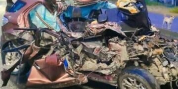 कोलकाता लौट रहे परिवार पर टूटा कहर! ट्रक और कार में भयंकर टक्कर, एक की दर्दनाक मौत दो घायल