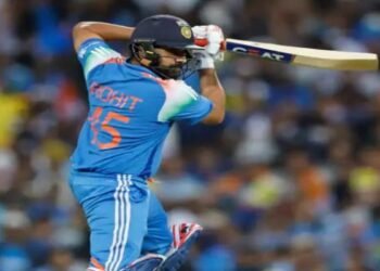 Breaking News : टीम इंडिया ने चखा पहली जीत का स्वाद, ऑस्ट्रेलिया को 9 विकेट से हराया, रोहित का शतक