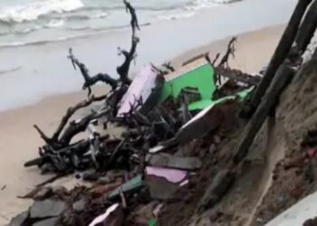 आंध्र से ओडिशा तक ‘मोन्था’ का कहर! अब तक दो की मौत, 100 kmph की रफ्तार से चली हवाएं