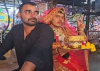 पति के लिए नहीं दोस्त के लिए रखा करवाचौथ का व्रत! बीच बाजार सज धजकर निकला, वीडियो वायरल