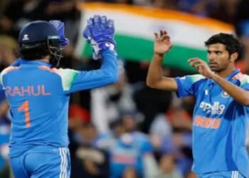 Breaking News : दूसरे वनडे में भारत की करारी हार, ऑस्ट्रेलिया ने दो विकेट से हराया