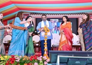 सीएम हेमंत सोरेन ने किया जेसोवा मेले का उद्घाटन, पत्नी कल्पना भी रहीं मौजूद