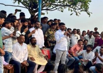 रेल टेका आंदोलन में गिरफ्तार लोगों के परिजनो से विधायक जयराम ने की मुलाकात, रिहाई की करेंगे मांग