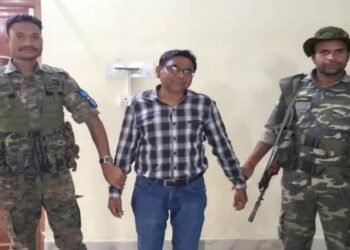 हजारीबाग में एसीबी की बड़ी कार्रवाई, घूस लेते राजस्व कर्मचारी गिरफ्तार, इस मामले में…