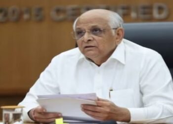 गुजरात में बड़ा फेरबदल! भूपेंद्र कैबिनेट के सभी 16 मंत्रियों का सामूहिक इस्तीफा, कल नई टीम लेगी शपथ
