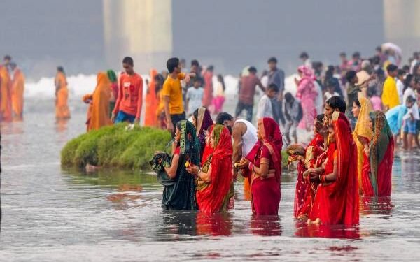 छठ पर्व में मौसम का तोहफ़ा! बढ़ेगी ठंड या रहेगा सुहावना आसमान?