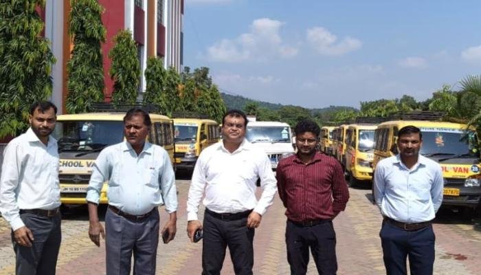 सर्वमंगला पब्लिक स्कूल में 30 स्कूल वाहनों की जांच, 16 पर 1.5 लाख का जुर्माना