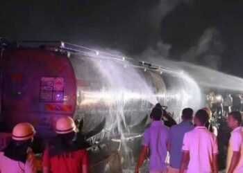 जयपुर-अजमेर हाईवे पर भीषण हादसा: केमिकल टैंकर की टक्कर से 200 सिलेंडरों में ब्लास्ट