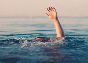 BREAKING NEWS: Youth drowns while bathing in Madhukam pond, search continues with the help of divers