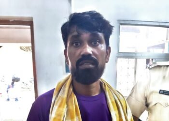 The accused who murdered his wife at Dhanbad station and fled was arrested.