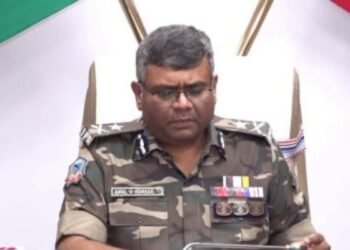 Bokaro encounter heroes honored: The team that killed Vivek, carrying a bounty of Rs 1 crore, received the Union Home Minister's Efficiency Medal 2025.