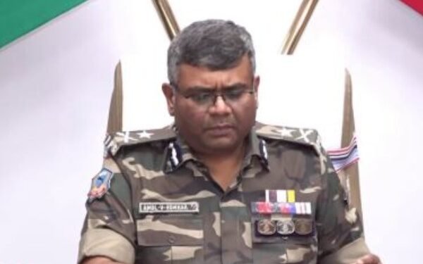 Bokaro encounter heroes honored: The team that killed Vivek, carrying a bounty of Rs 1 crore, received the Union Home Minister's Efficiency Medal 2025.