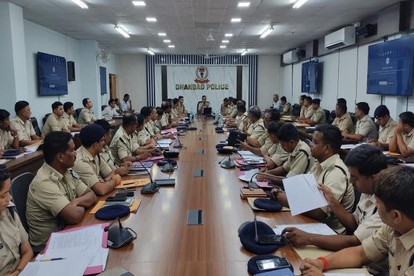 Dhanbad police keep a close eye on criminals, now every police station will run a special campaign