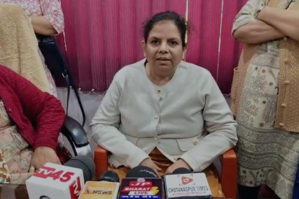 धनबाद में प्रसुता की मौत पर शुरू हुआ बवाल, मुआवजे से हुआ शांत