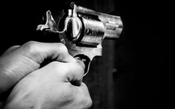 Garhwa में ज्वेलर पर हमला: बाइक सवारों ने बरसाई गोलियां, इलाके में दहशत