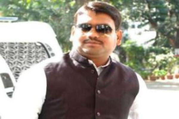 नीरज सिंह हत्याकांड केस में बड़ा मोड़, हाई कोर्ट ने संजीव सिंह सहित 10 को भेजा नोटिस