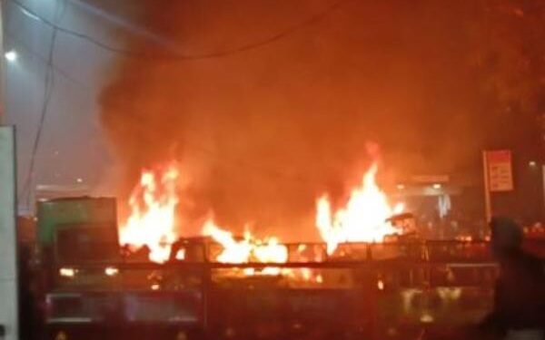 Big Breaking : दिल्ली दहली: लाल किला मेट्रो के बाहर कार ब्लास्ट से हड़कंप, एक की मौत कई घायल