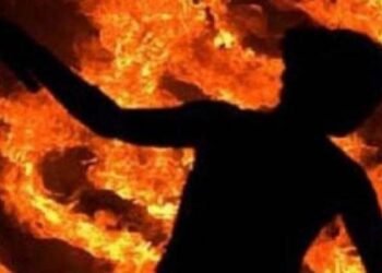 पुआल में अचानक लगी आग, दो मासूमों की दर्दनाक मौत-गांव में मातम