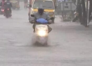 साइक्लोन दितवाह का कहर: श्रीलंका में तबाही, भारत में अलर्ट-ऑपरेशन सागर बंधु शुरू