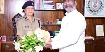प्रभारी डीजीपी बनते ही तदाशा मिश्रा ने सीएम हेमंत सोरेन से की मुलाकात