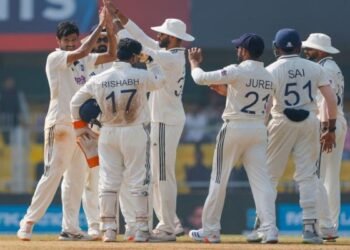गुवाहाटी टेस्ट में टीम इंडिया की हालत खराब, क्लीन स्वीप का खतरा!