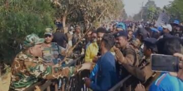 Ranchi ODI में भीड़ हुई बेकाबू, सुरक्षाकर्मियों को करना पड़ा बल प्रयोग