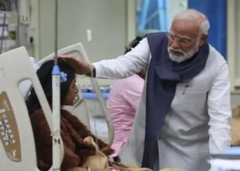 Breaking News : पीएम मोदी ने दिल्ली ब्लास्ट में घायलों से की मुलाकात, कहा-जिन्होंने यह घिनौनी साजिश रची है उन्हें बक्शा नहीं जाएगा...