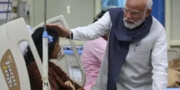 Breaking News : पीएम मोदी ने दिल्ली ब्लास्ट में घायलों से की मुलाकात, कहा-जिन्होंने यह घिनौनी साजिश रची है उन्हें बक्शा नहीं जाएगा...