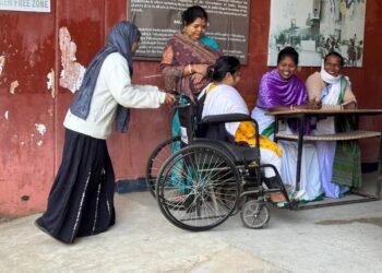 घाटशिला उपचुनाव: सभी मतदान केंद्रों पर मतदान शुरू