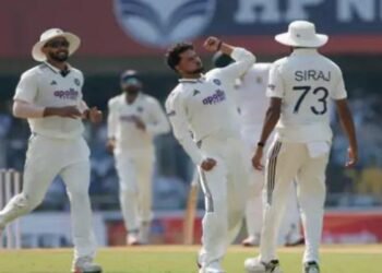 कुलदीप यादव की घातक गेंदबाजी, साउथ अफ्रीका ने बनाए 6 विकेट पर 247 रन