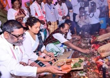 सीएम हेमंत सोरेन ने लुगूबुरु घांटाबाड़ी धोरोम गाढ़ में की पूजा-अर्चना, कल्पना सोरेन रही मौजूद